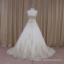 Robe de mariée française A-ligne décolleté en dentelle festonnée